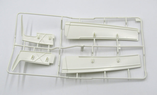 Tamiya 56375 Volvo FH16 Globetrotter XL 750 4x2, 9225243/19225243 W Parts, NEW