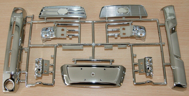 Tamiya 58415 Toyota Tundra High-Lift, 9115231/19115231 M Parts (Grill/Bumpers)