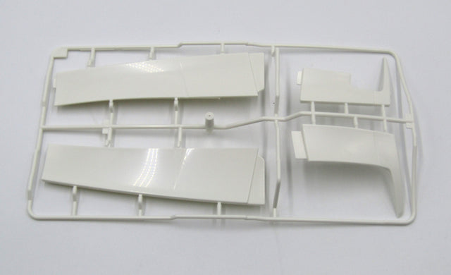 Tamiya 56375 Volvo FH16 Globetrotter XL 750 4x2, 9225243/19225243 W Parts, NEW