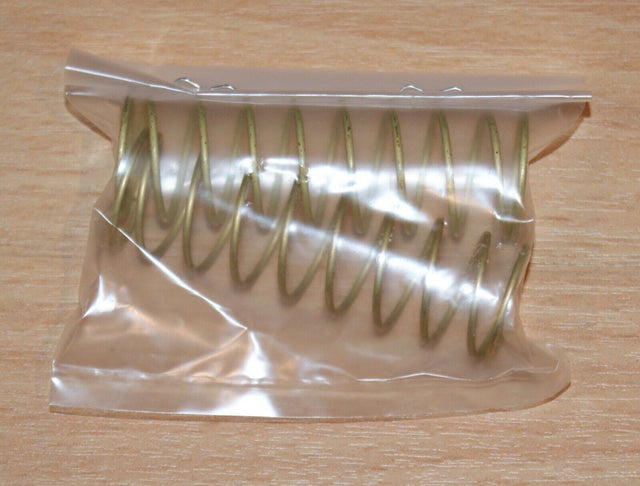 Tamiya 58583 Egress 2013, 9804652/19804652 Rear Coil Springs (2 Pcs.), NIP