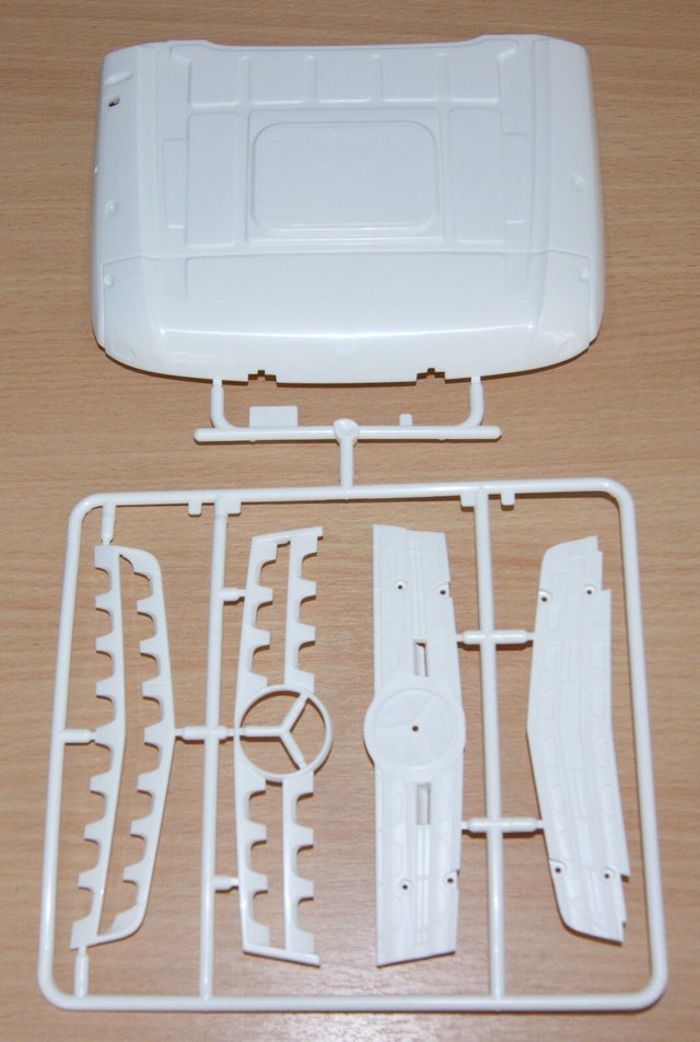 Tamiya 56352 Mercedes-Benz Arocs 3363, 9115456/19115456 M Parts (Roof & Grill)