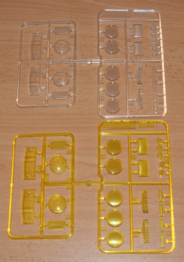 Tamiya 58397 Toyota Hilux High Lift, 9115196/19115196 P Parts (Lenses), NEW